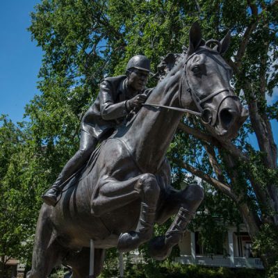 life size racing horse