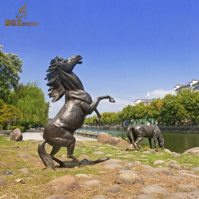 life size horse statues