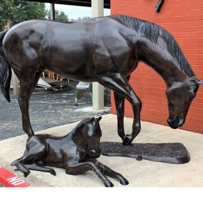 Popular low price art crafts mare and foal for sale