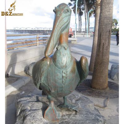 Very cute artwork metal pelican yard art statue