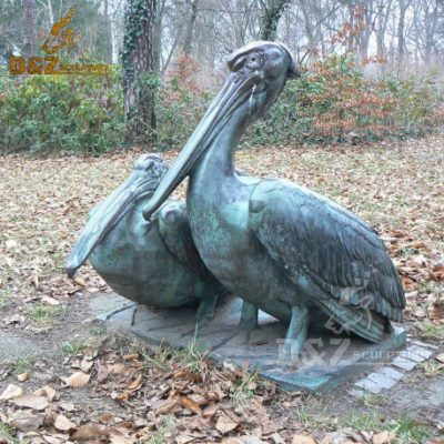 Lost wax method wholesale custom pelican yard ornament