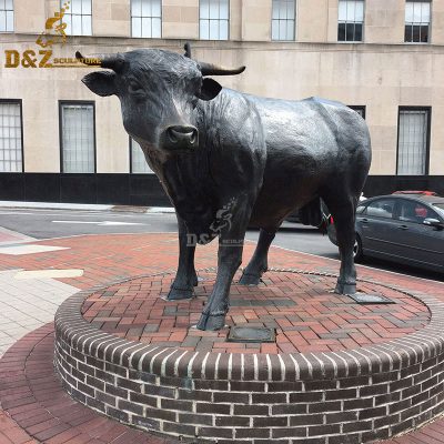 Hot product wholesale outdoor the bull statue