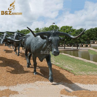 Modern design hand made bull statue outdoor bronze