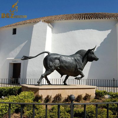 Famous garden ornaments bronze bull statue for sale