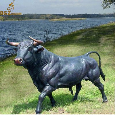 Antique metal decor life size bull statue chicago