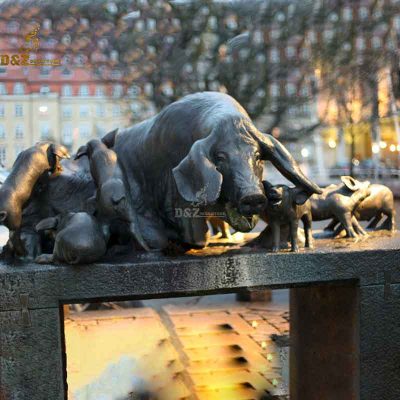 Interesting pig family sculpture for outdoor indoor metal decor