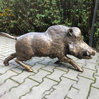 Wild boar decor brass sculpture for outdoor garden