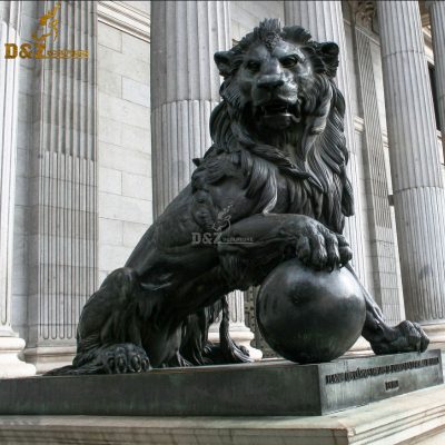 Famous lion sculptures with ball for garden outdoor decoration