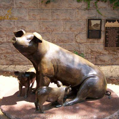 Pig family sculptures bronze plaza street decoration