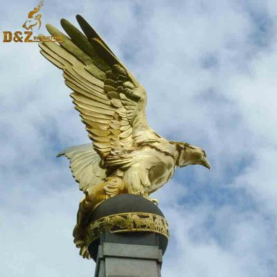 High quality home metal decor modern unique design golden eagle sculpture DZE-D461