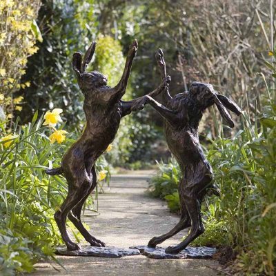 Chinese factory professional custom made interesting fighting hare sculpture garden DZH-D647